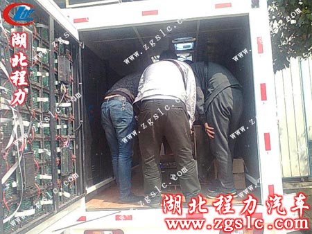 客戶學習使用,操作電腦 客戶學習使用,操作電腦