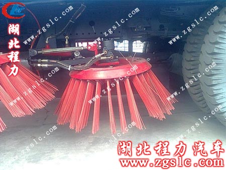 東風(fēng)天錦掃路車(chē)掃盤(pán)局部細(xì)節(jié)圖 東風(fēng)天錦掃路車(chē)掃盤(pán)局部細(xì)節(jié)圖