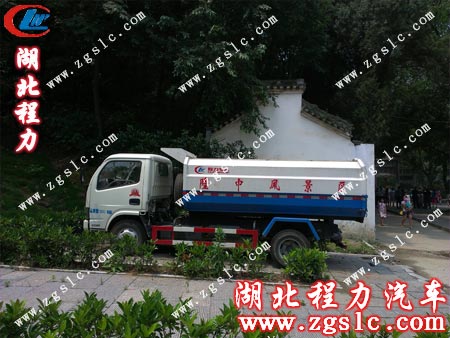 東風小霸王掛桶垃圾車側面效果