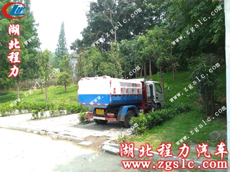 小霸王掛桶垃圾車尾部效果