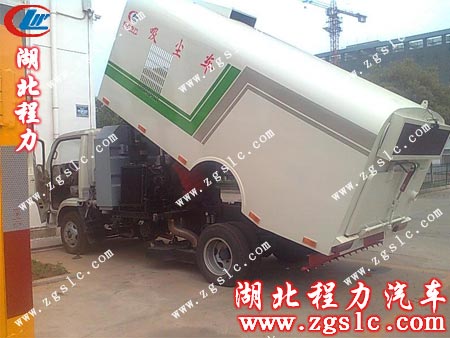 車間技術(shù)員正在進(jìn)行后期線路整理作業(yè) 車間技術(shù)員正在進(jìn)行后期線路整理作業(yè)