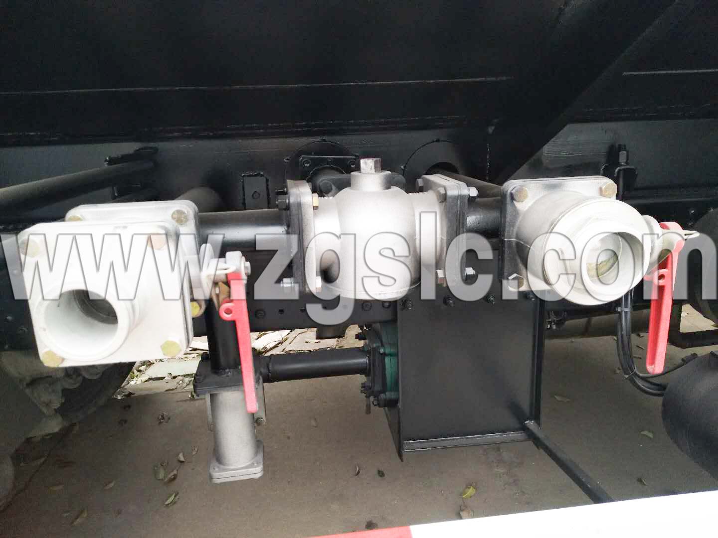 湖北程力集團(tuán)東風(fēng)T5抑塵車