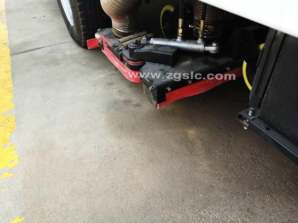 東風大多利卡吸塵車（國五）