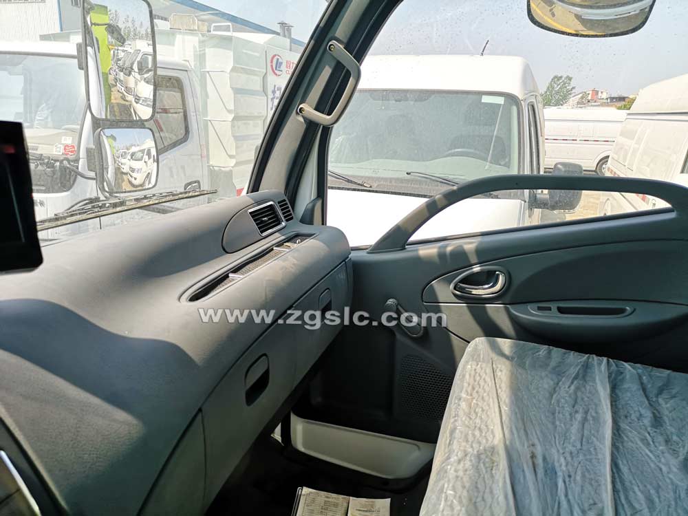 東風大多利卡吸塵車（國五）