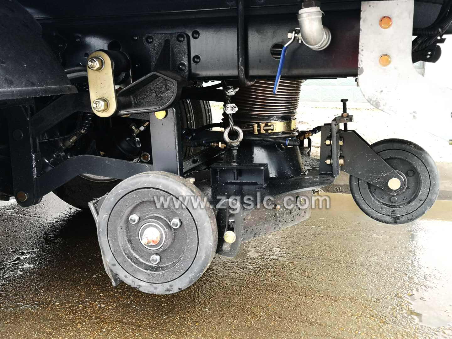 程力集團東風小多利卡掃路車