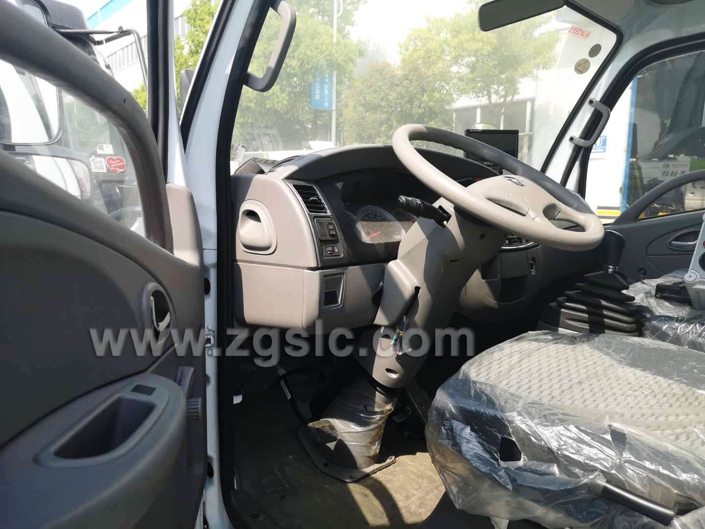 東風多利卡護欄清洗車（國五）