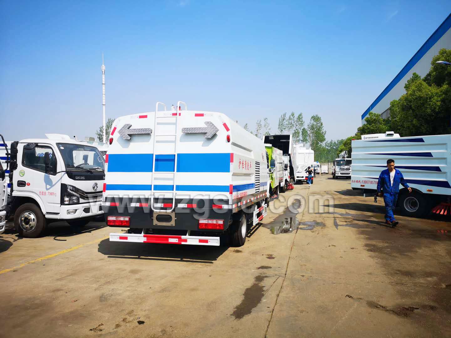 東風多利卡護欄清洗車（國五）