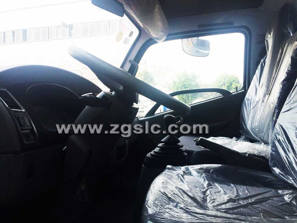 湖北程力東風小多利卡吸糞車（國五）