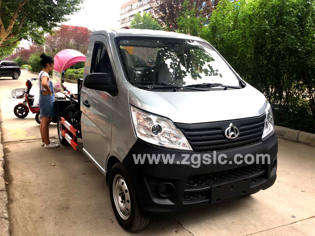 湖北程力長(zhǎng)安3方勾臂垃圾車_3方勾臂垃圾車多少錢一輛？