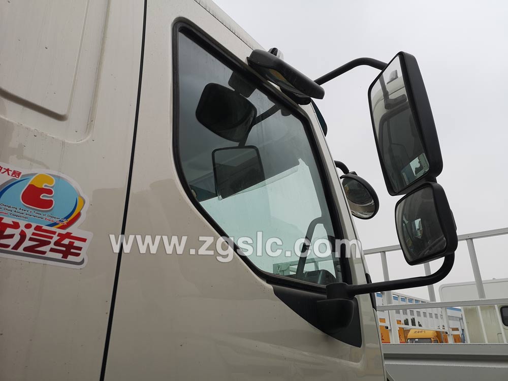 東風(fēng)乘龍爆破器材運(yùn)輸車（國五）