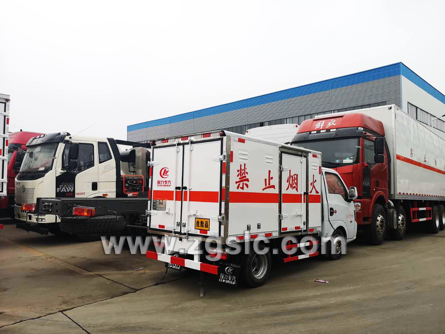 東風途逸易燃氣體廂式運輸車（國五）