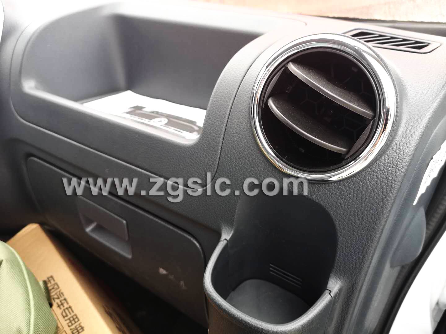 東風途逸易燃氣體廂式運輸車（國五）