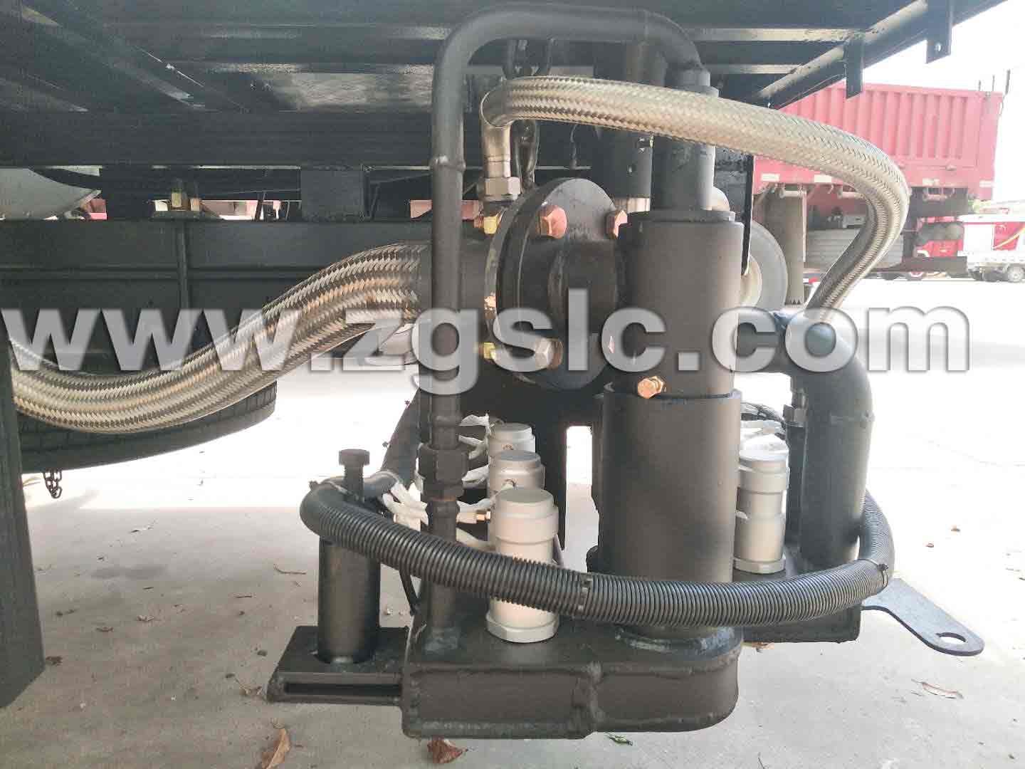 東風(fēng)大多利卡瀝青灑布車（國五）