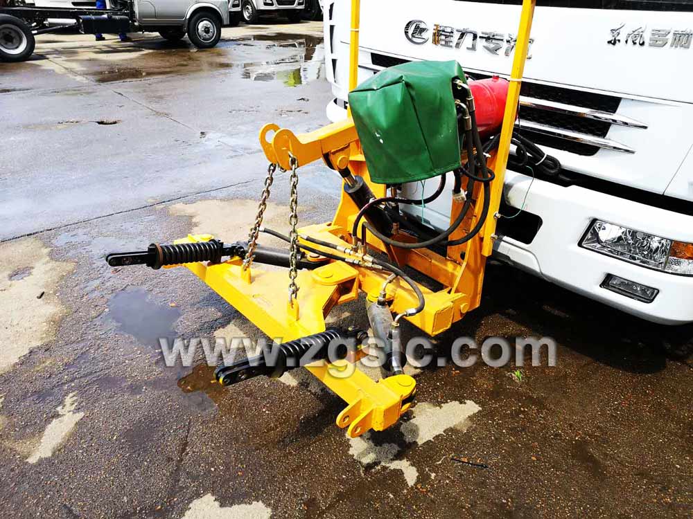 湖北程力東風大多利卡掃路車帶雪鏟（國五）