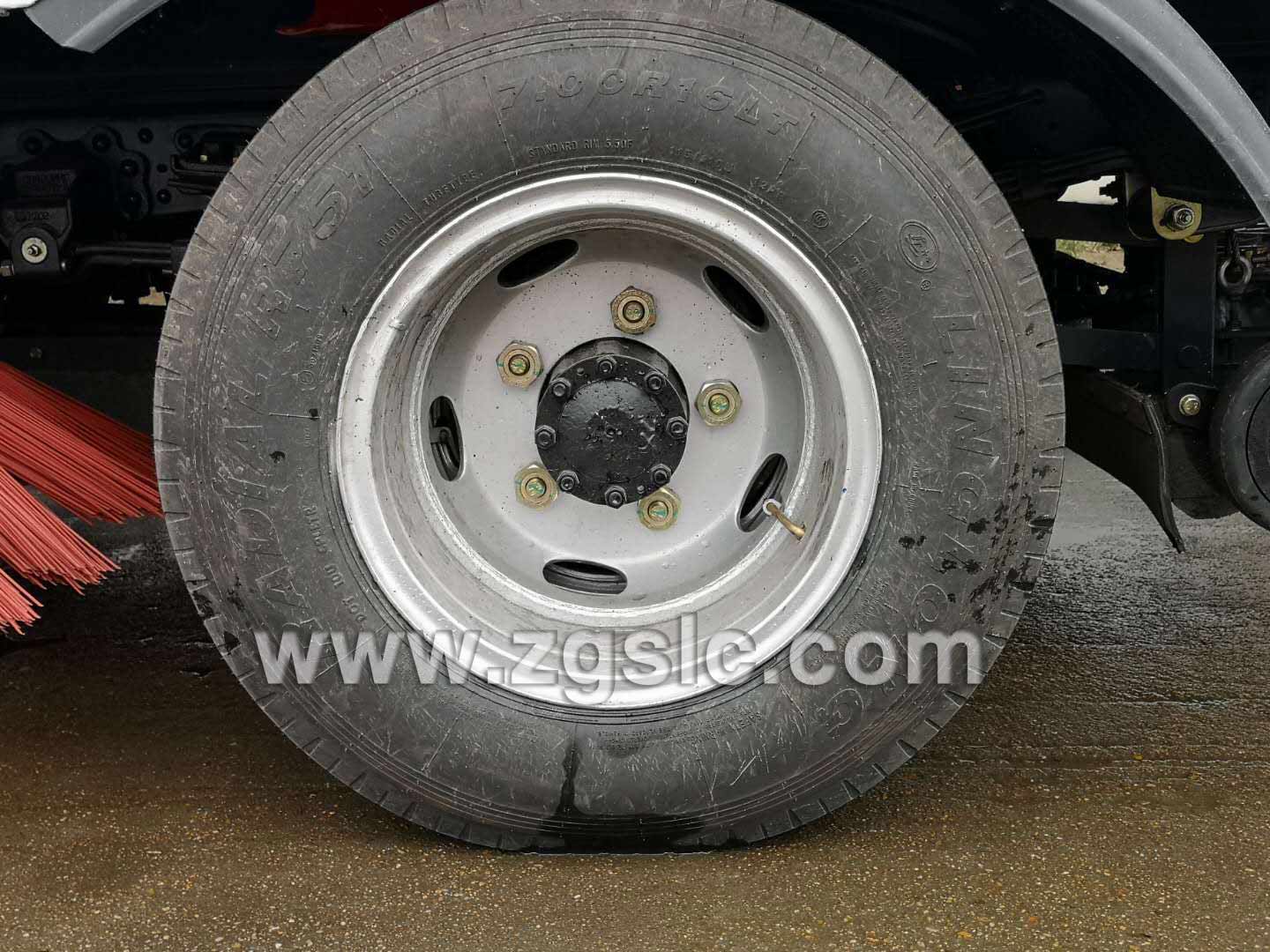 湖北程力東風大多利卡掃路車帶雪鏟（國五）