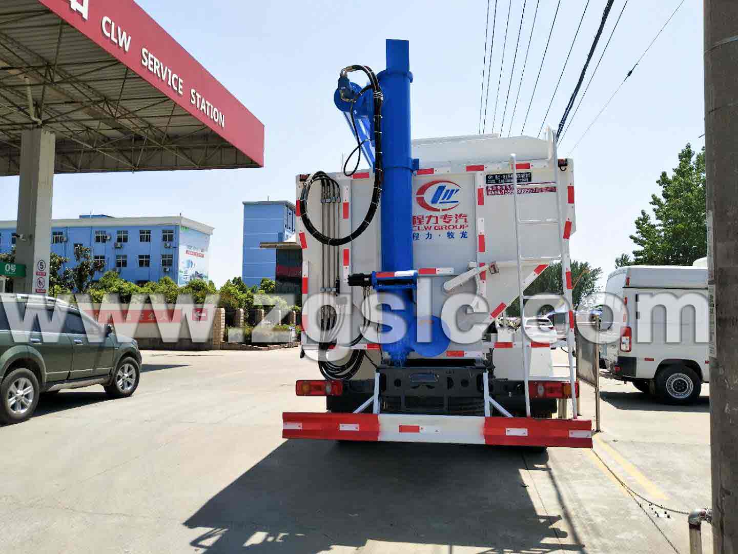 東風天錦散裝飼料車（國五）