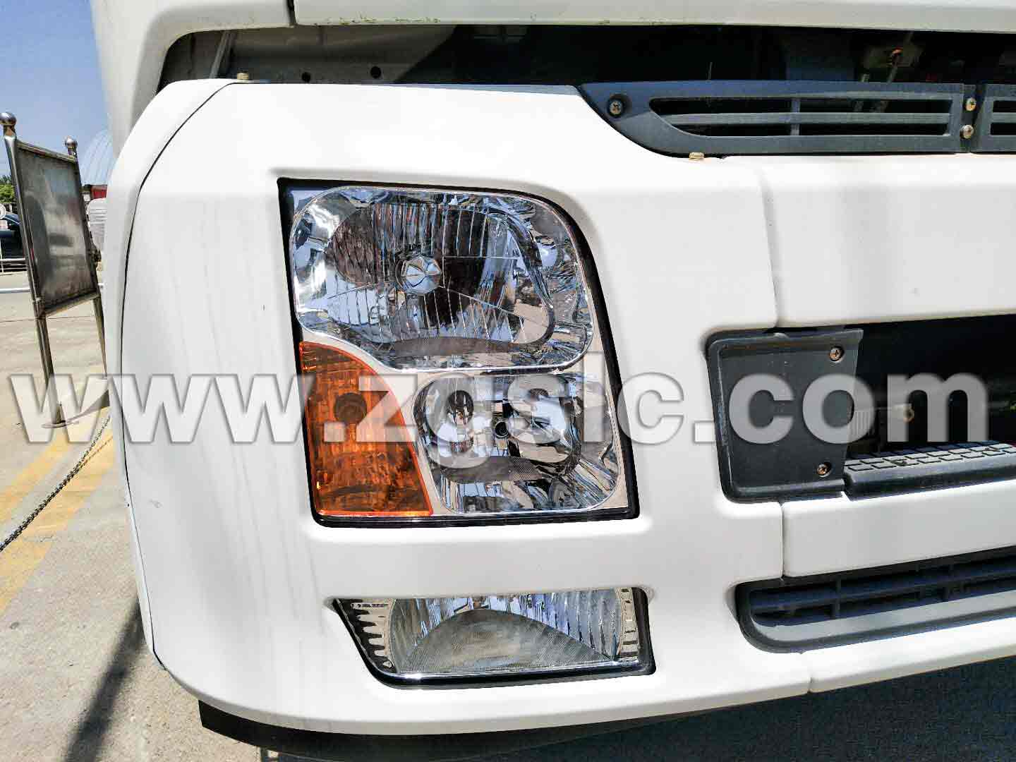 東風天錦散裝飼料車（國五）