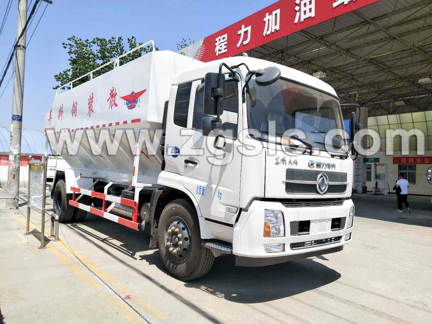 東風天錦散裝飼料車（國五）