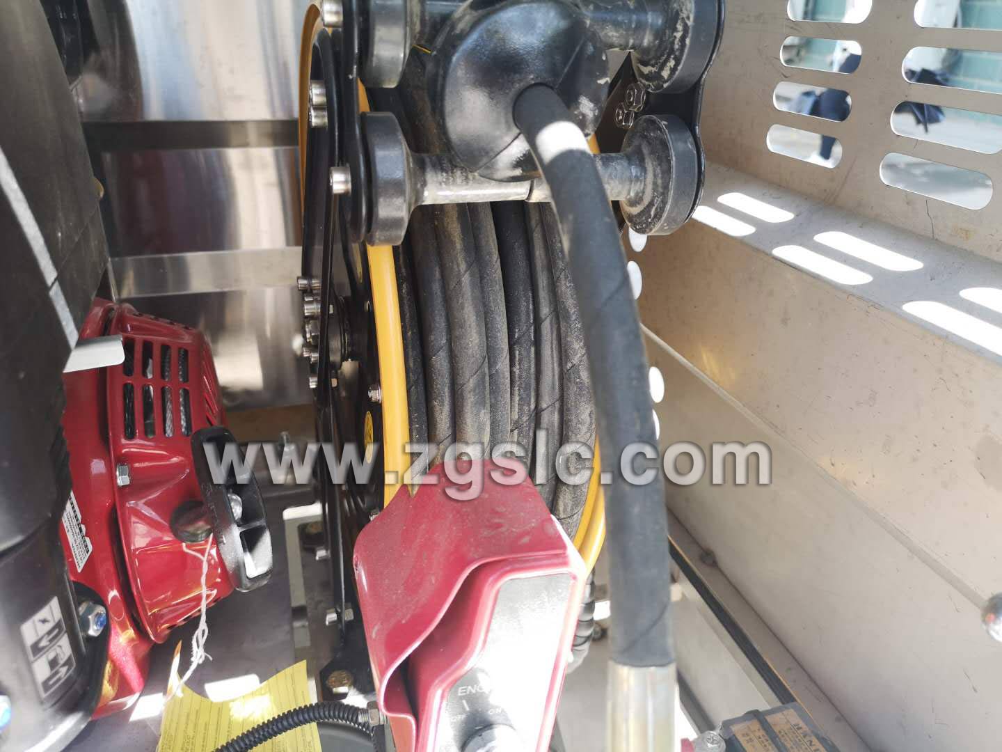 程力集團(tuán)電動(dòng)三輪高壓清洗車