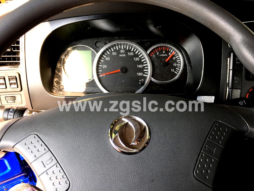 程力東風(fēng)多利卡黃牌挖機平板運輸車（國五）