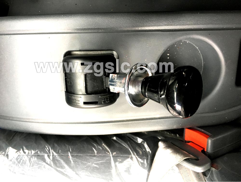 程力東風(fēng)多利卡黃牌挖機平板運輸車（國五）