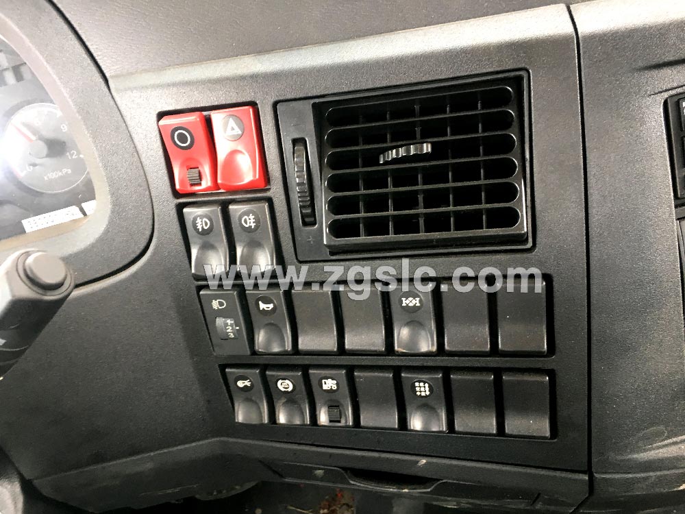 程力黃牌東風特商后八輪平板運輸車（國五）