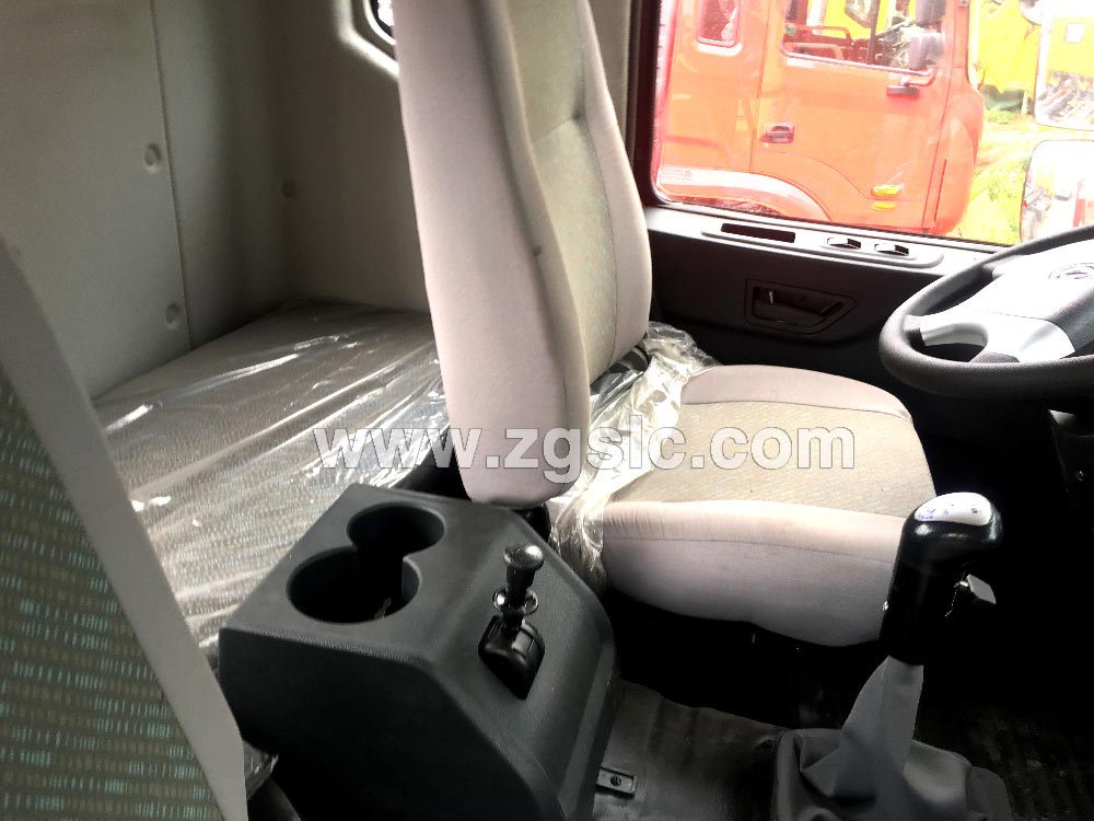 程力黃牌東風特商后八輪平板運輸車（國五）