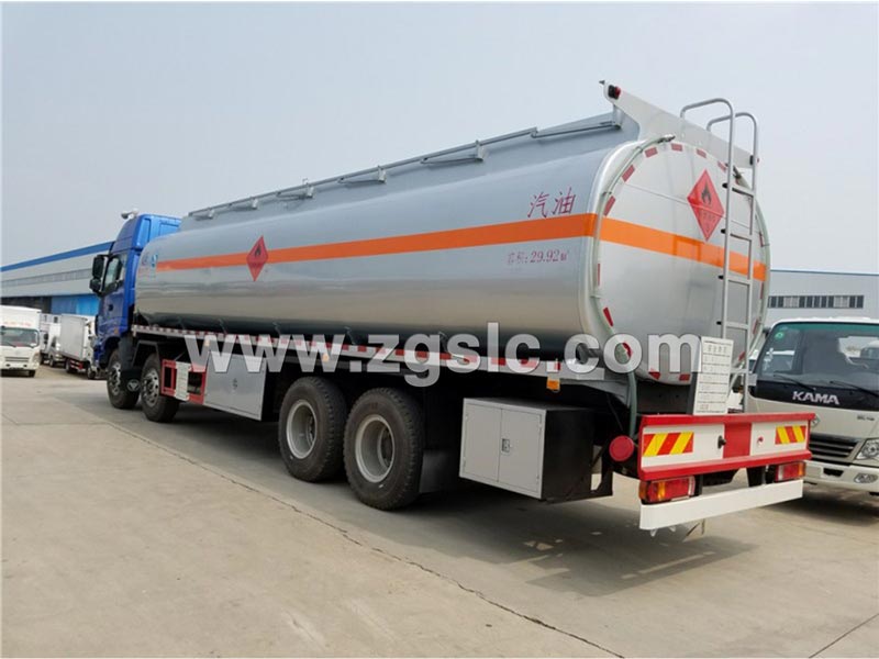 福田歐曼前四后八25方運(yùn)油車(chē)（國(guó)五）