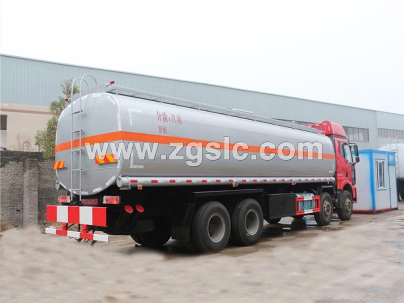 解放前四后八（29方）運油車（國五）