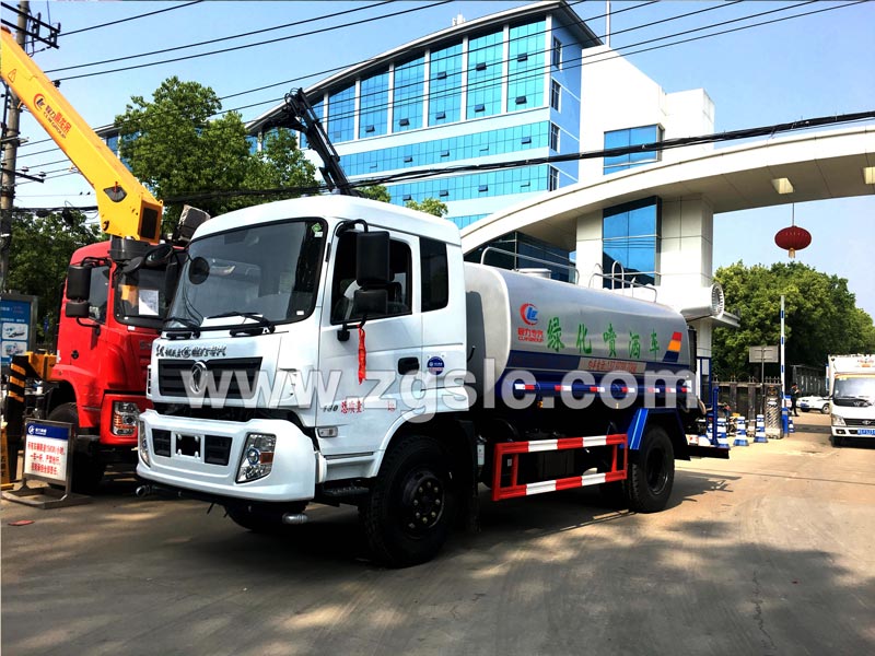 12方東風(fēng)專底噴霧車-廠家價(jià)格 12方東風(fēng)專底噴霧車-廠家價(jià)格