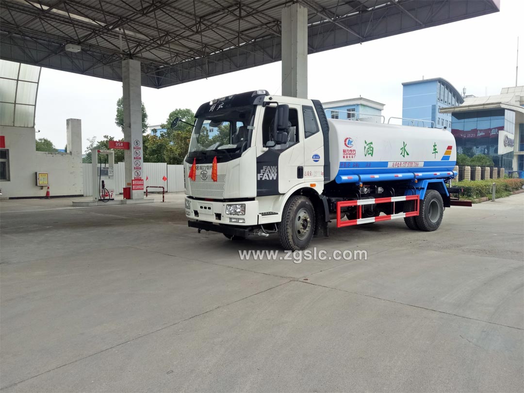 解放J6灑水車多少錢一輛?