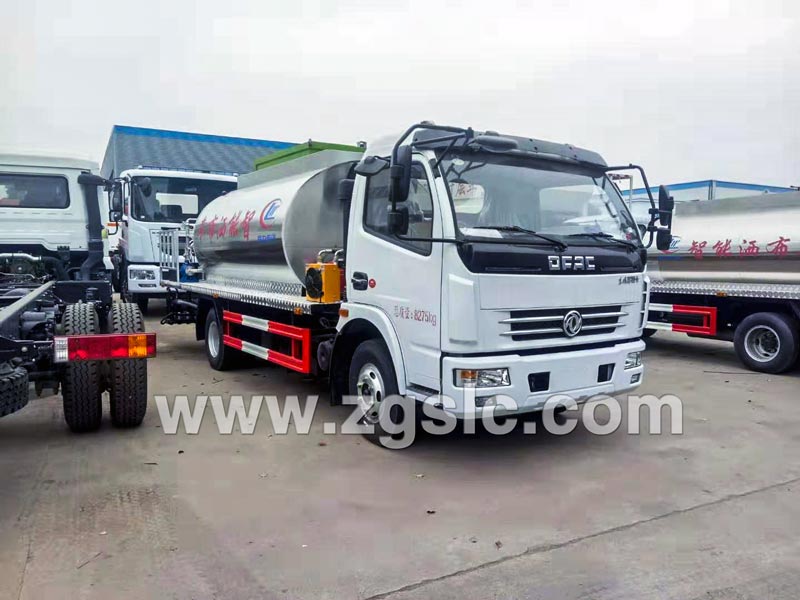 東風大多利卡瀝青灑布車-廠家價格