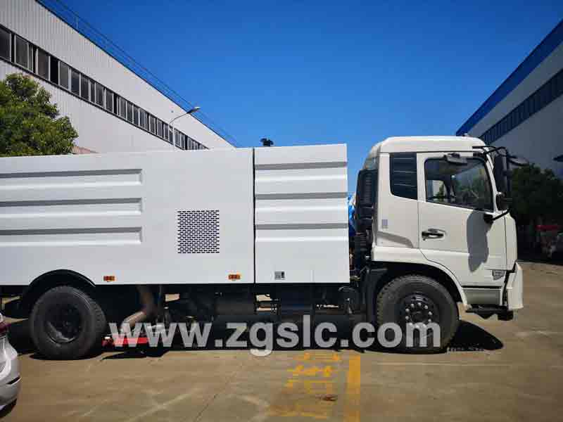 程力集團東風天錦吸塵車