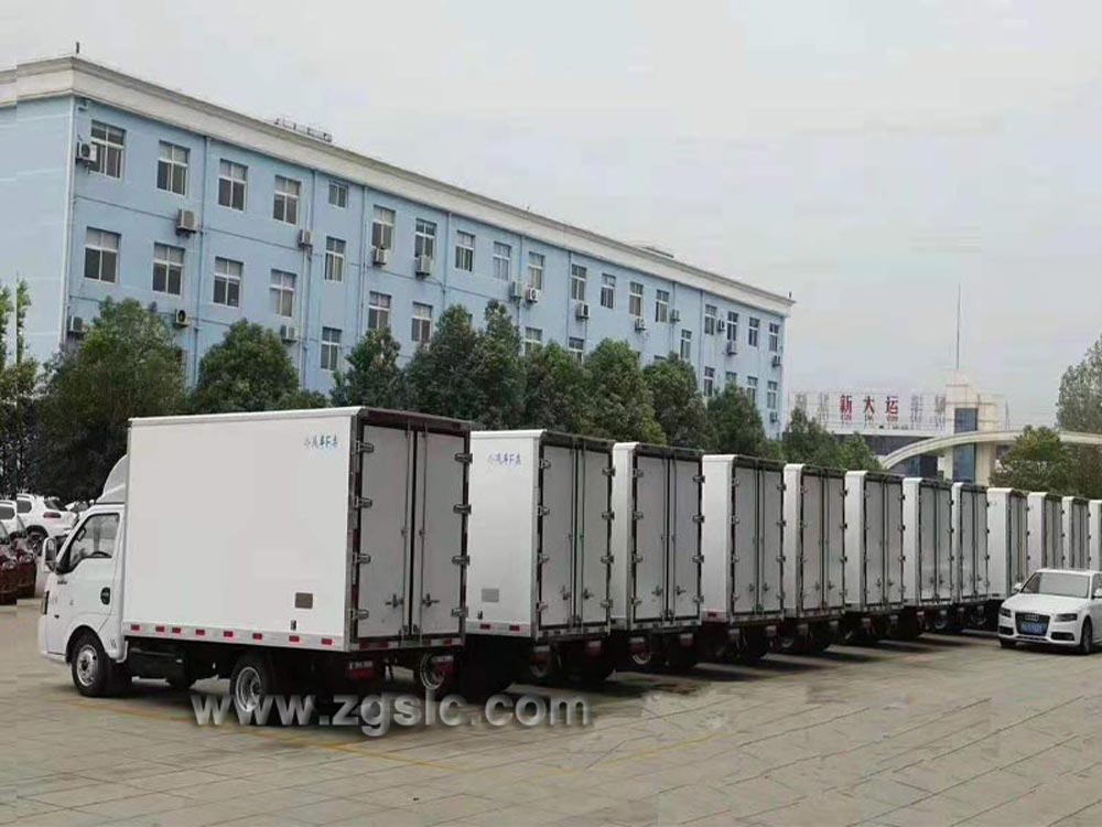 程力集團(tuán)1500臺(tái)冷鏈車(chē)整裝待發(fā)