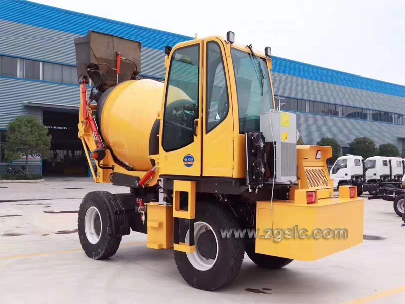 程力集團自主研發的自上料攪拌運輸車