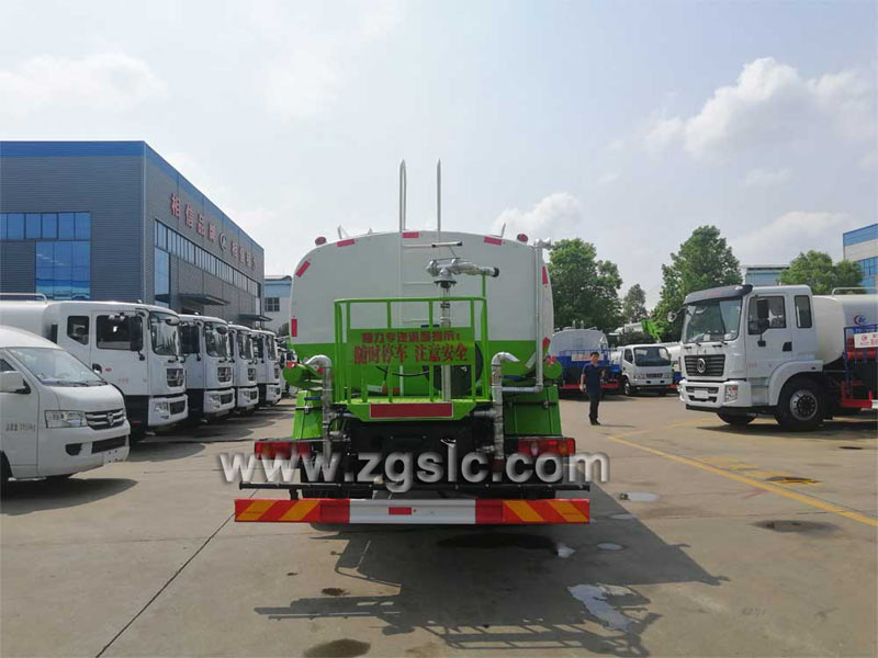 東風(fēng)天錦灑水車(chē)國(guó)六_東風(fēng)天錦國(guó)六灑水車(chē)罐體容積多少