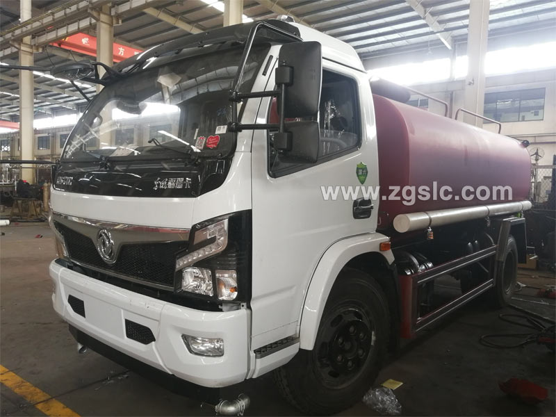 湖北程力歷經打磨的灑水車水罐