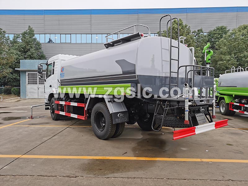 湖北程力東風天錦灑水車