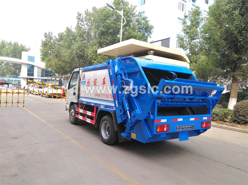 程力集團(tuán)凱馬藍(lán)牌壓縮式垃圾車
