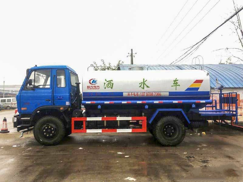 程力集團的工地灑水車，您知道怎么選擇嗎？