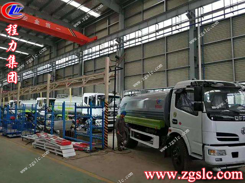 掃路車.jpg 掃路車.jpg