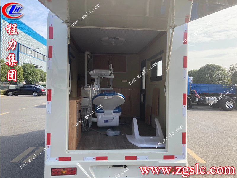 掃路車2.jpg 掃路車2.jpg